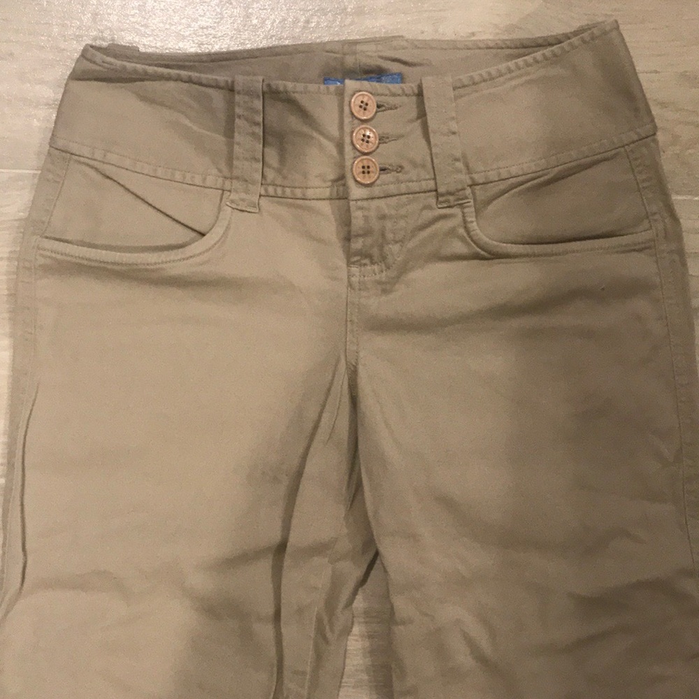 Capris - Picture 2 of 5